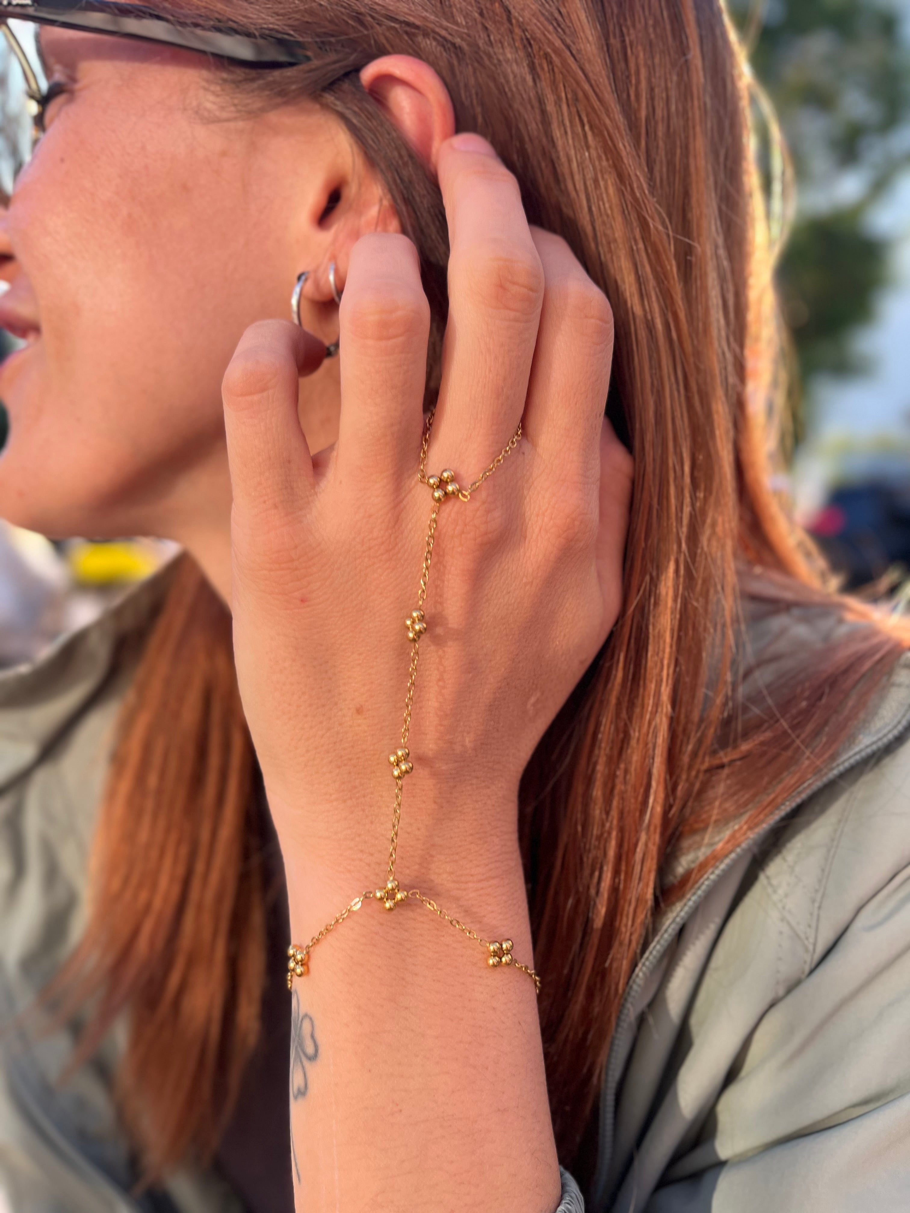 Yasmin hand chain