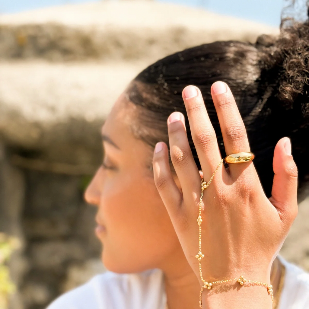 Yasmin hand chain